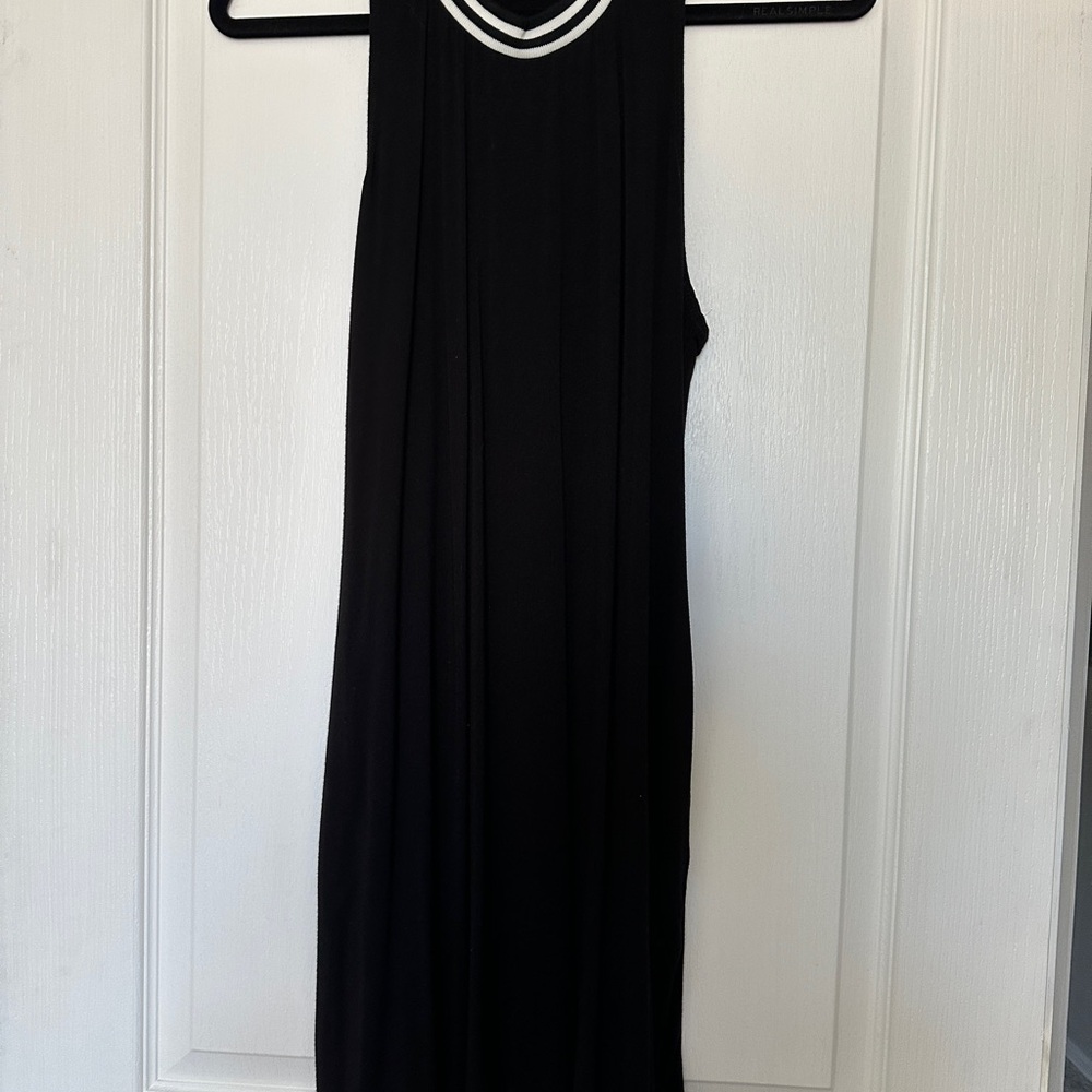 Daytrip Black and White Sleeveless Midi Dress